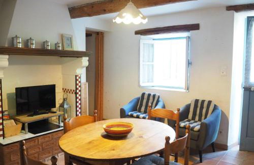 Monteux Apartment | Sunny Provence Home with Terrace