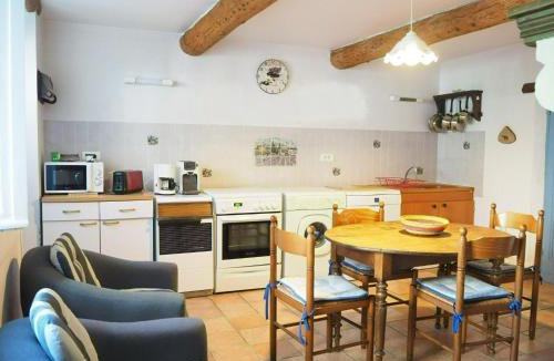 Monteux Apartment | Sunny Provence Home with Terrace