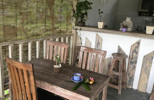 Batu Bolong House | Sunshine Homestay