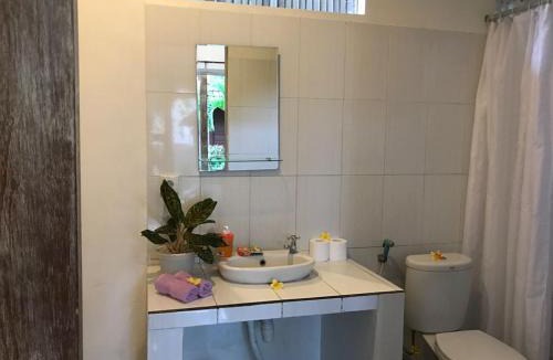 Batu Bolong House | Sunshine Homestay