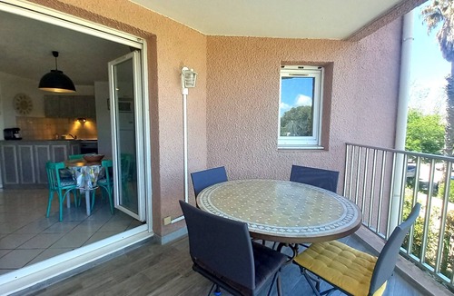 Miramar Apartment | Super Croisette T2 cabin, east-facing terrace, 50 m direct beach access, parking