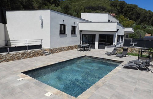 Cuers Villa | Superb contemporary villa with large private pool