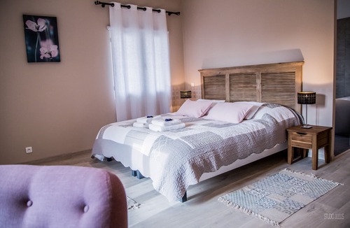Noves Other | Superb Farmhouse, Pool, Lovely garden, Quiet, Fully air-conditioned