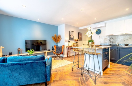 Plan-de-la-Tour Apartment | Superb new air-conditioned apartment in village center