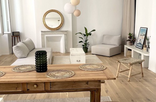 Les Grands Carmes Condo | Superb renovated duplex, near Panier and business center