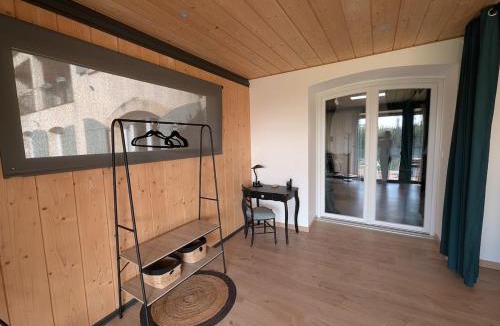 Istres Apartment | Superbe T2 neuf - 5min du centre au calme avec vue sur prairie