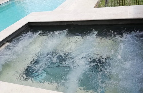 Villelaure House | Sur 7HA Cottage Confort+ full clim Piscine chauffée Spa Boulodromensport Fitness