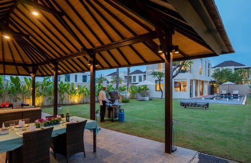 Ketewel Villa | Svarga 3 Bedrooms Brand New Stylish Private Pool Villa With Lawn & Gazebo