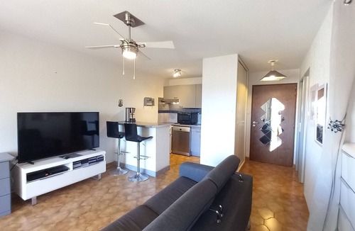 Miramar Apartment | T2 cabin 40 m² 5 persons Air-conditioned, Wifi, Netflix, 400m beach, parking