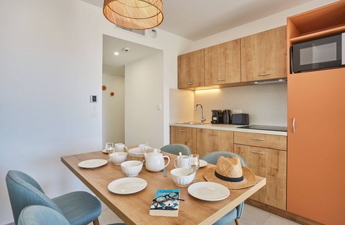 Giens Condo | T2 + cabine pour 6 | Plage à proximité | Piscine