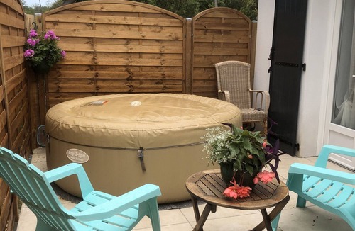 Camps-la-Source Villa | T2 Villa wing + jacuzzi