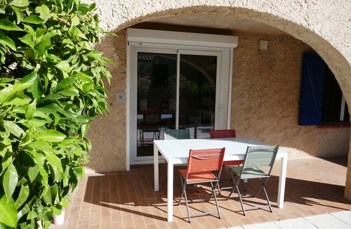 Saint-Cyr-sur-Mer Apartment | T3 air-conditioned apartment, terraces, 350m from the beach, possibility of private SPA