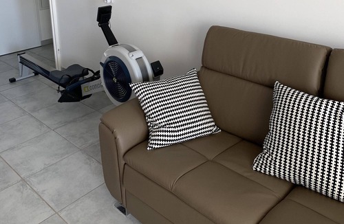 Carqueiranne Apartment | T3 NEUF very high standing close sea swimming pool 4 MTB rowing box doubles wifi