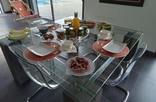 Manosque Bed & Breakfast | TAKAMAKA