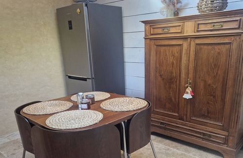 Faucon House | Tastefully decorated gîte with airco and heated pool