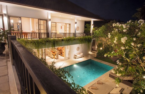 Batu Bolong Villa | Temple Estate; fully serviced 7 Bedroom villa, central Canggu close to the beach