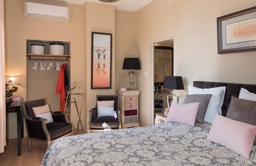 Sernhac Bed & Breakfast | The Camarguaise Chamber