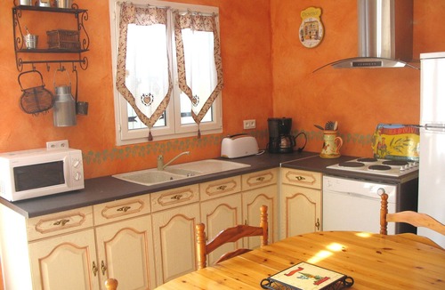 Pernes-les-Fontaines Cottage | The enclosure of cicadas cottage located in the Pearl of Comtat in Pernes Les Fontaines