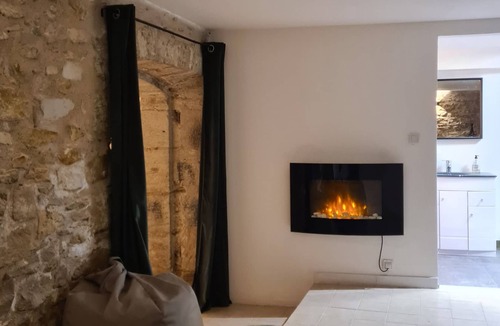 Caumont-sur-Durance House | The House of happiness