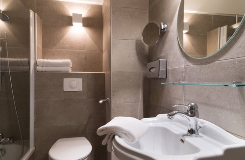 Cavaillon Hotel | The Originals Boutique, Hôtel du Parc