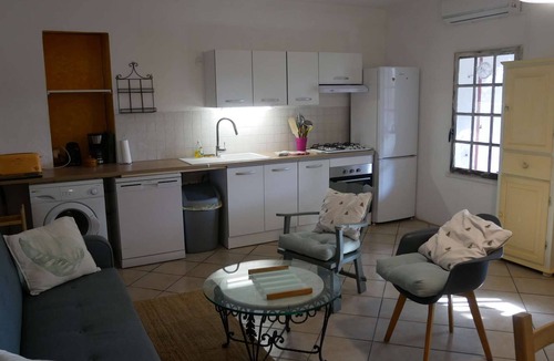 Tarascon House | THE Rosemary, MAS MAURANE, TARASCON