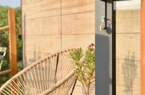 Meyrargues Ski Chalet | The Tiny House in the vineyards of Château de Vauclaire