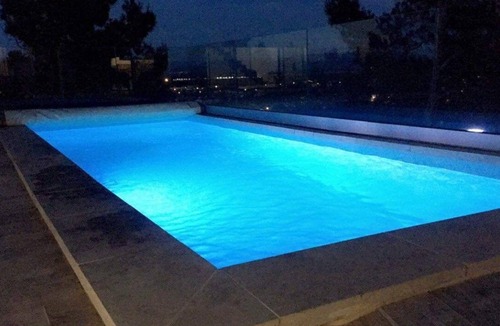 Vedene Villa | THE VIEW Californian villa with suspended pool