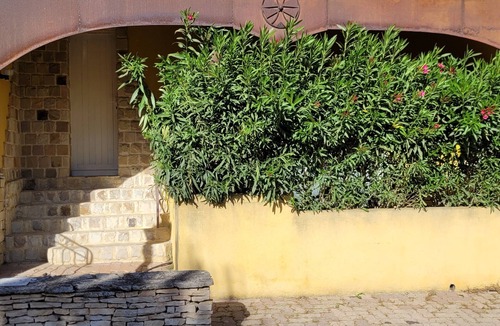 Pierrevert Apartment | The Villa Del Sol apartment welcomes you in Pierrevert