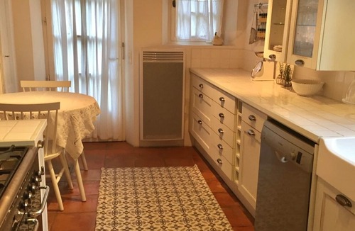 Saignon House | Three Levels -2 Bedroom-2 Bathroom-alfresco Terrace-fully Renovated