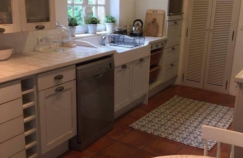 Saignon House | Three Levels -2 Bedroom-2 Bathroom-alfresco Terrace-fully Renovated