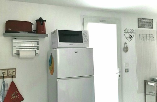 Tourves House | Tourves, small independent house, quiet, clean, Swimming pool, barbecue, Wifi. Clim.