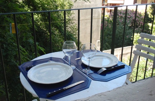 La Conception Apartment | Town center, quiet, spacious, 65 m2 + balcony, middle-class building. Near Metro station.