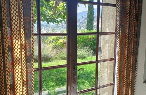 Callas House | Traditional Family Villa A/C, 3 bedrooms, sleeps 6, easy walk to the village