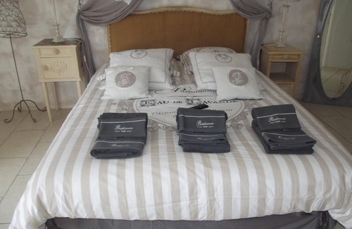 Cabries Bed & Breakfast | Triple room-Comfort-Ensuite-Garden view