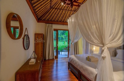 Gianyar Villa | UBUD JUNGLE RICE FIELD VILLA BY FAMOUS DESIGNER