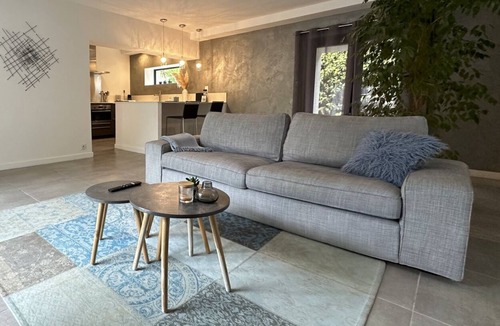 Istres House | Un Petit Coin De Provence - Istres - Modern house with heated pool, beaches