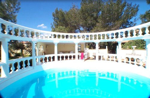 Beaucaire Villa | Unique hilltop villa in Provence, stunning private pool, 6+bdrms + optional gite