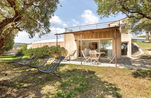 Cassis Villa | Up The Hill: facing the sea under the olive trees