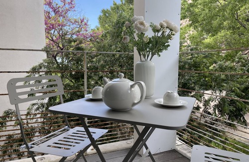La Plage Apartment | Vacances en Provence : Appartement en Bord de mer Avec Piscine et Terrasse