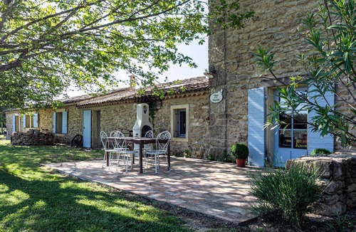 Grans House | VERY NICE PROVENÇAL HOUSE 6 people countryside garden swimmingpool play area SPA