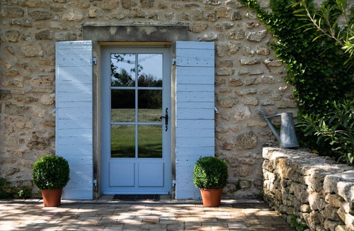 Grans House | VERY NICE PROVENÇAL HOUSE 6 people countryside garden swimmingpool play area SPA