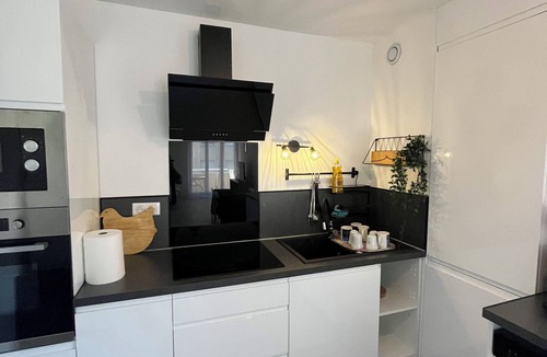 La Valbarelle Apartment | Very pleasant large apartment, ideally located, gated community marseille 11