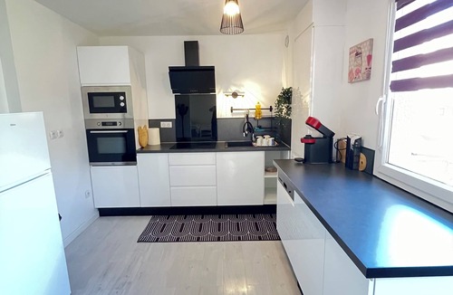 La Valbarelle Apartment | Very pleasant large apartment, ideally located, gated community marseille 11