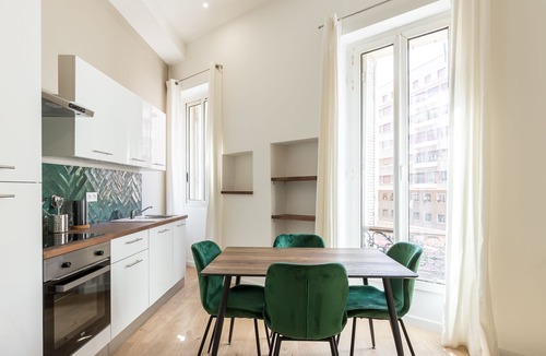 Les Grands Carmes Apartment | Vieux- Port, Panier: Cosy T2 at the foot of Place de Lenche