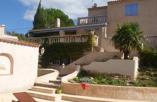Sainte-Anastasie-sur-Issole House | villa village in the countryside