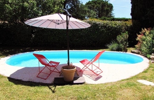 Pertuis Villa | Villa, 4 bedrooms, sleeps 8, with private pool in Lubéron
