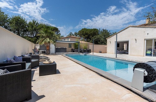 Camps-la-Source Villa | Villa 8 pers. With private pool , 5 star rating 🌟