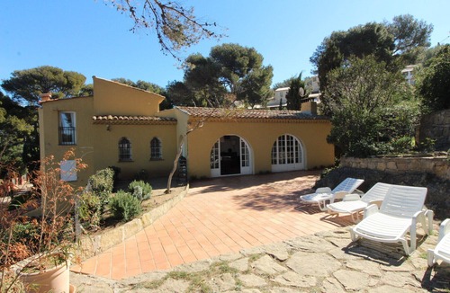 La Madrague Villa | VILLA AT THE FRONT OF THE SEA - BEACH 50 meters away!