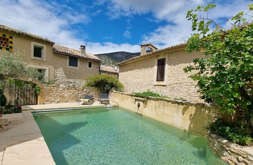 Malaucene Villa | Villa Beilles, 84BEILLES, beautiful, with fenced pool, jacuzzi and views