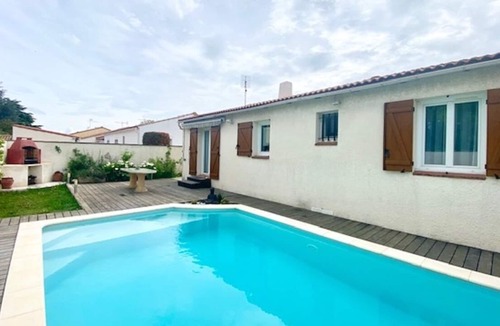 Manduel Villa | Villa between sea and mountain